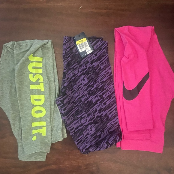 Nike Lot of 3 Leggings-SMALL with TAGS - Picture 1 of 1